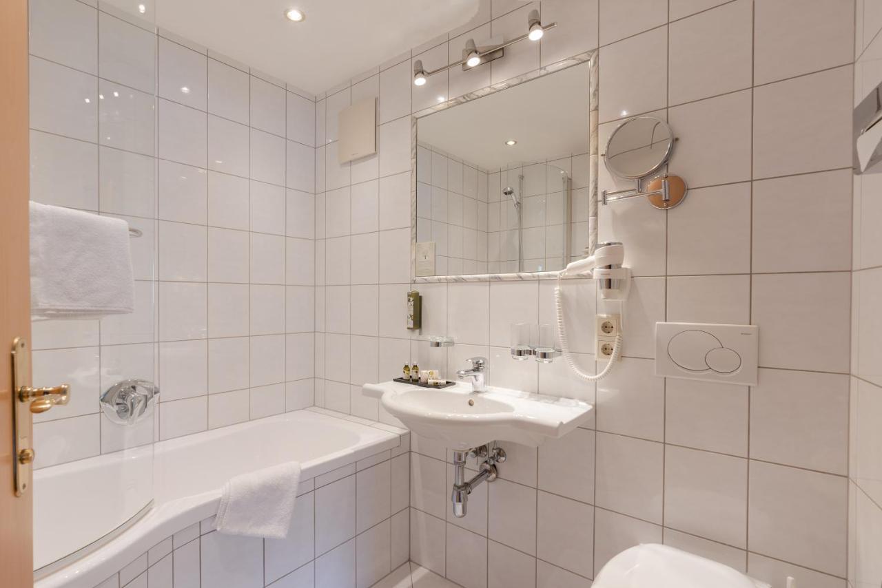 Hotel Central Зеефелд в Тирол Екстериор снимка
