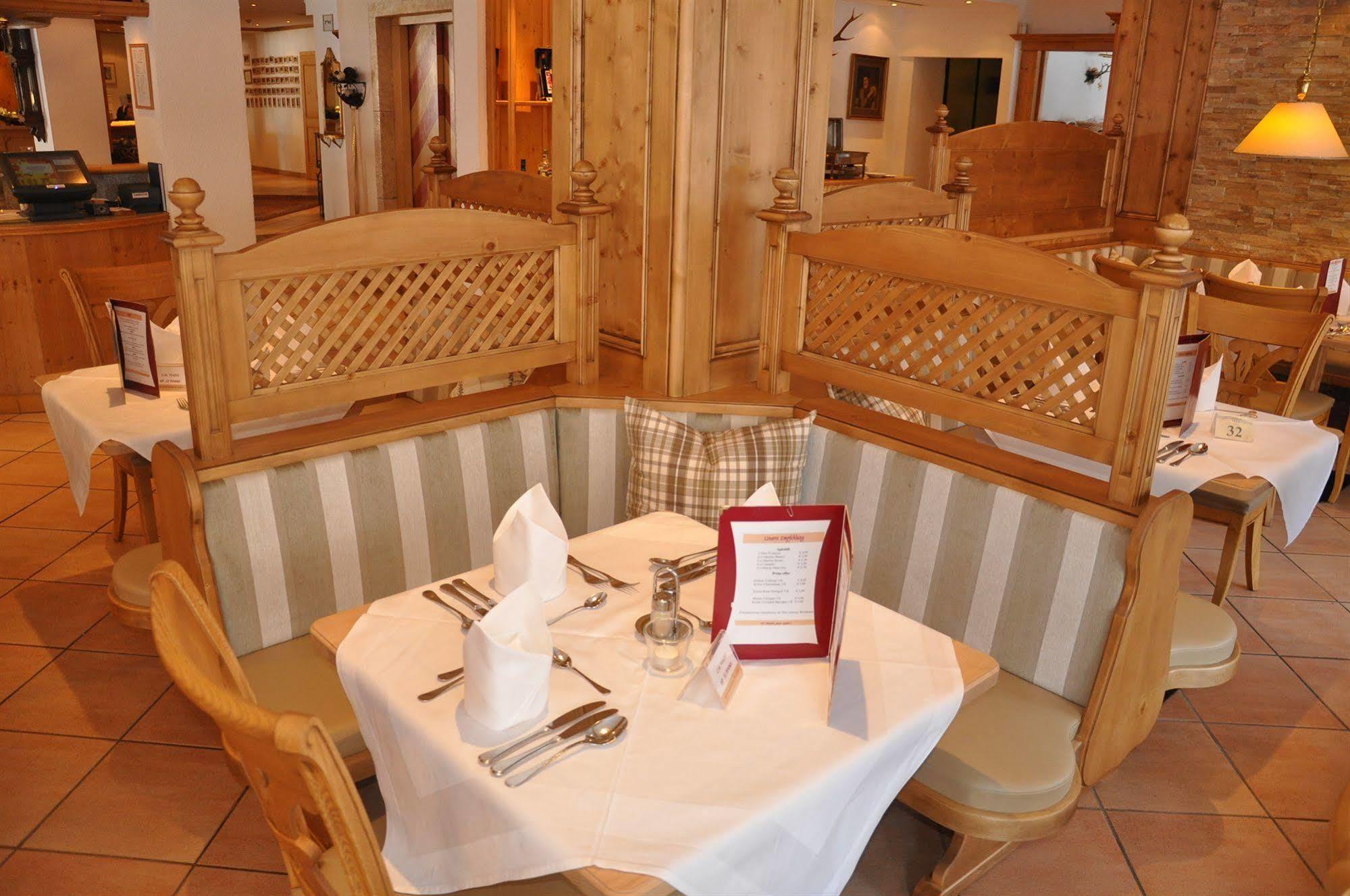 Hotel Central Зеефелд в Тирол Екстериор снимка