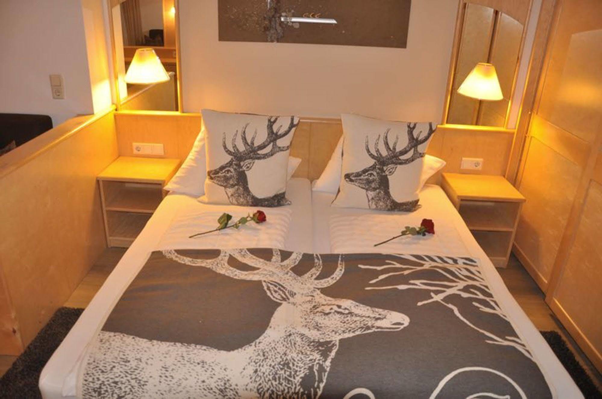 Hotel Central Зеефелд в Тирол Екстериор снимка