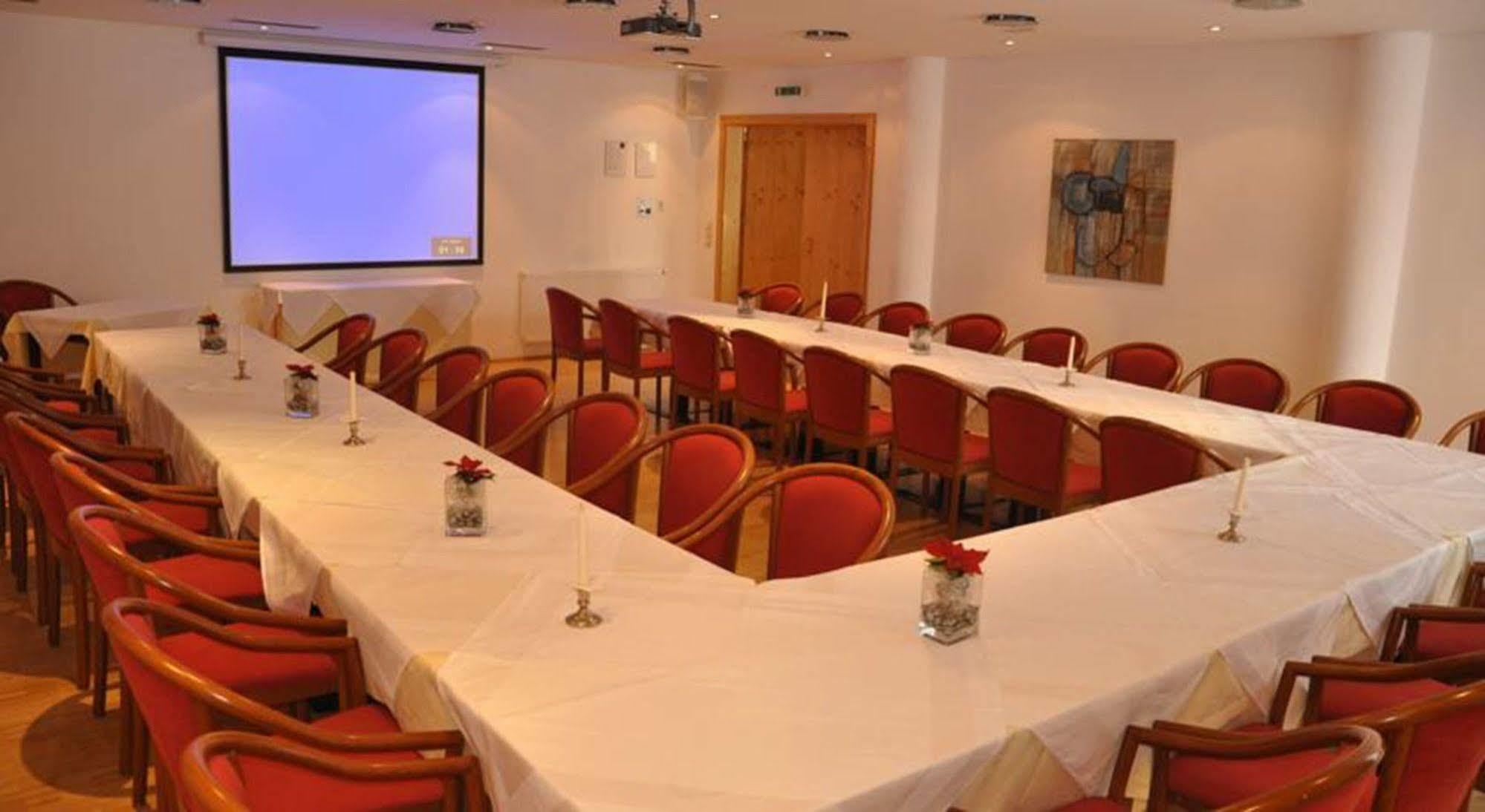 Hotel Central Зеефелд в Тирол Екстериор снимка